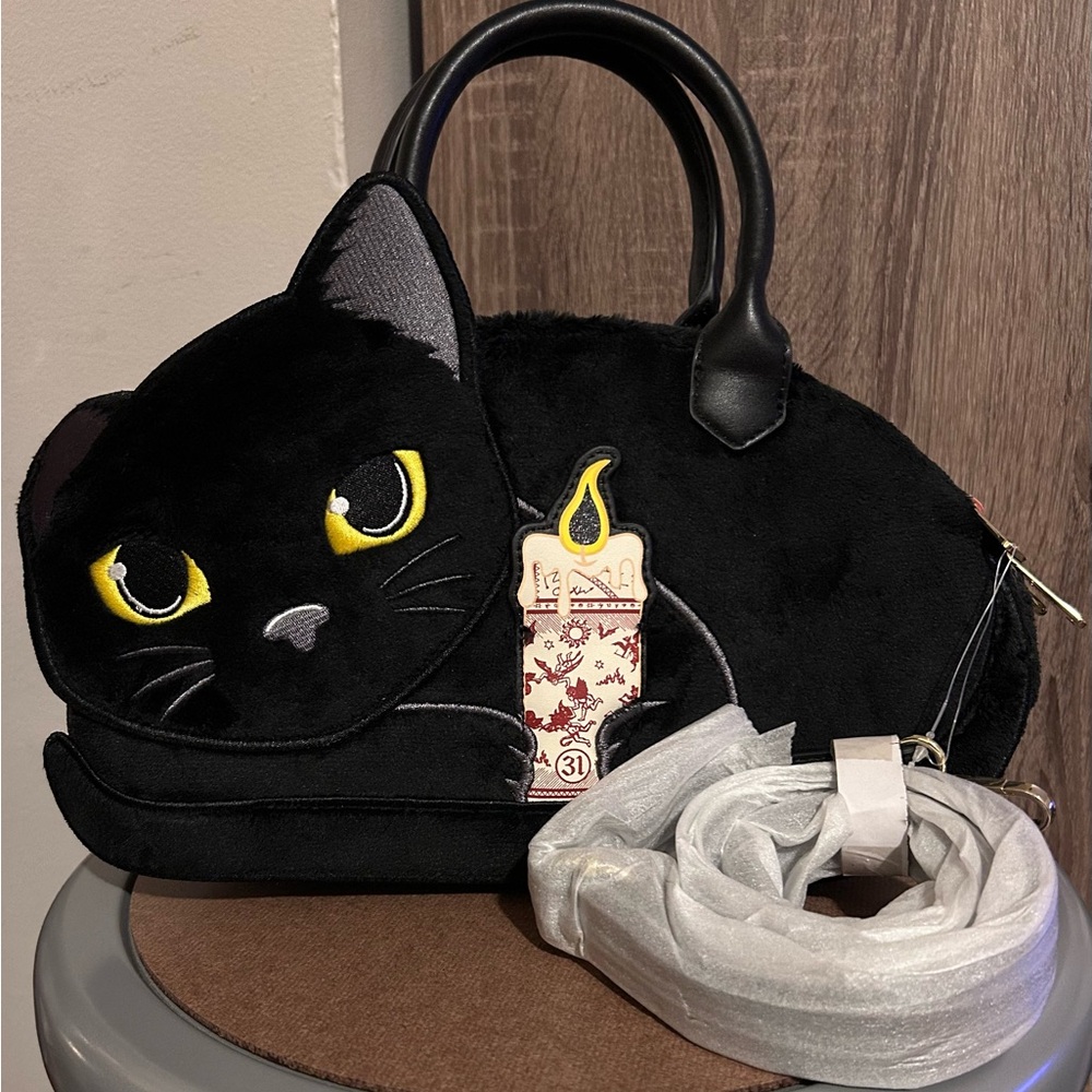 Loungefly Hocus Pocus Binx Candle Crossbody Bag